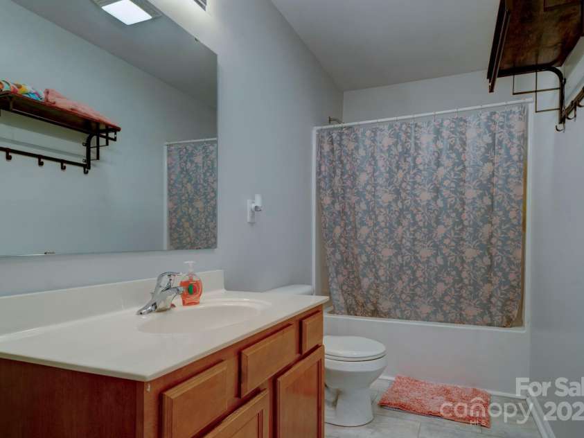 1219 Century Drive, Clover, SC 29710.  MLS# CAR4284482, YatesRealty ID 31219. 