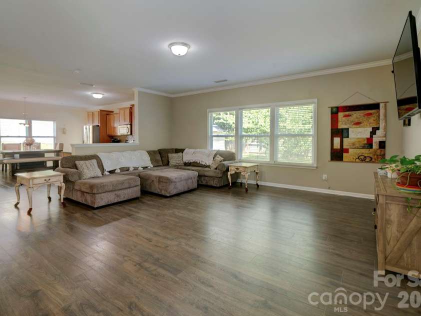 1219 Century Drive, Clover, SC 29710.  MLS# CAR4284482, YatesRealty ID 31219. Family Room