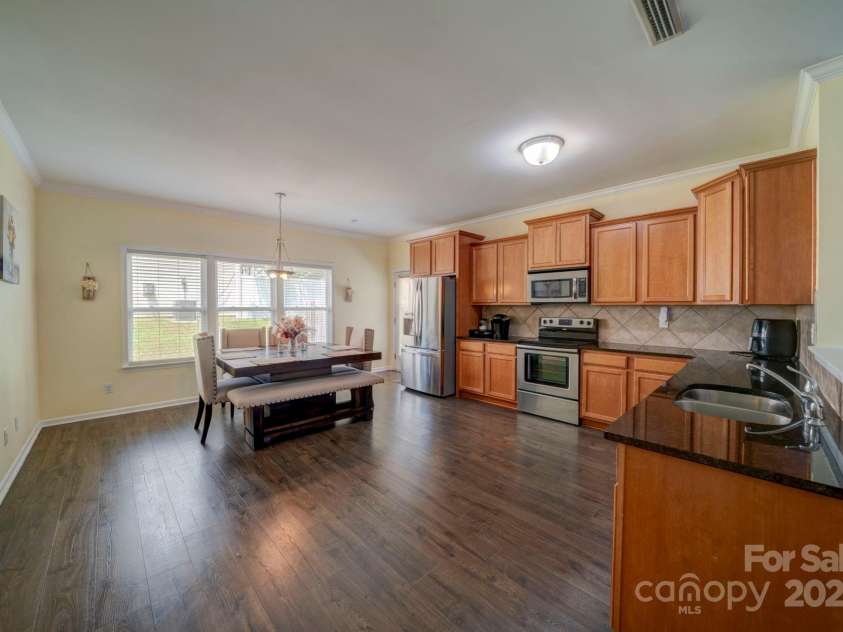 1219 Century Drive, Clover, SC 29710.  MLS# CAR4284482, YatesRealty ID 31219. Kitchen