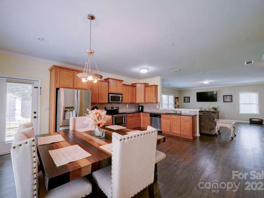 1219 Century Drive, Clover, SC 29710.  MLS# CAR4284482, YatesRealty ID 31219. Kitchen