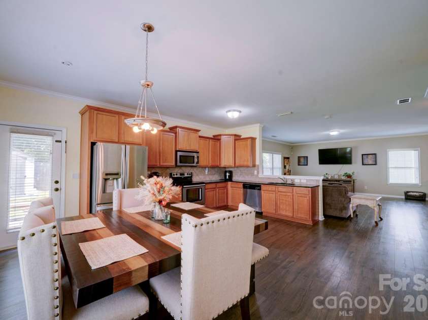 1219 Century Drive, Clover, SC 29710.  MLS# CAR4284482, YatesRealty ID 31219. Kitchen