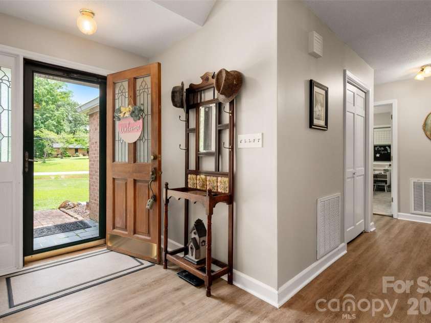 1929 Havenwood Drive, Lancaster, SC 29720.  MLS# CAR4393217, YatesRealty ID 31219. Front Entry