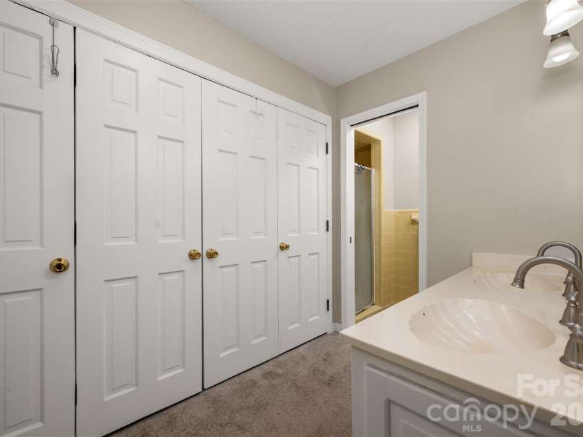 1929 Havenwood Drive, Lancaster, SC 29720.  MLS# CAR4393217, YatesRealty ID 31219. Primary Bathroom