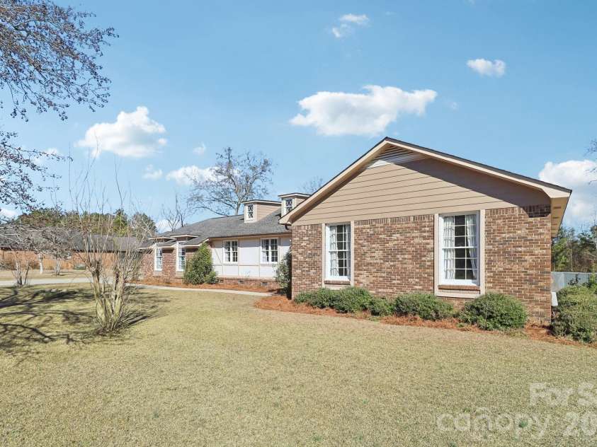 454 Woodberry Drive, Orangeburg, SC 29115.  MLS# CAR4337572, YatesRealty ID 3122. 