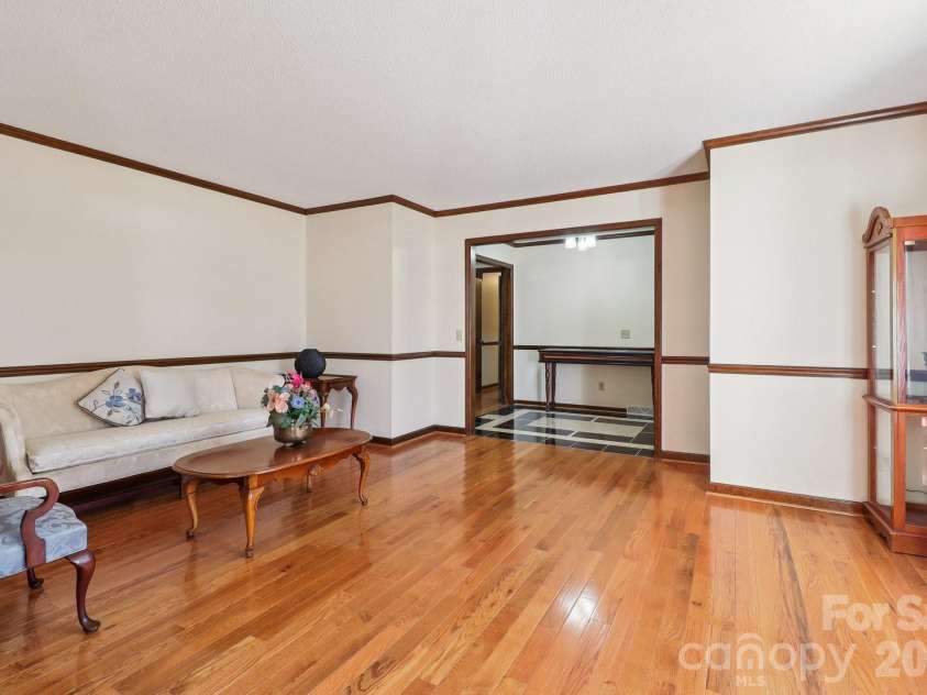 454 Woodberry Drive, Orangeburg, SC 29115.  MLS# CAR4337572, YatesRealty ID 3122. 