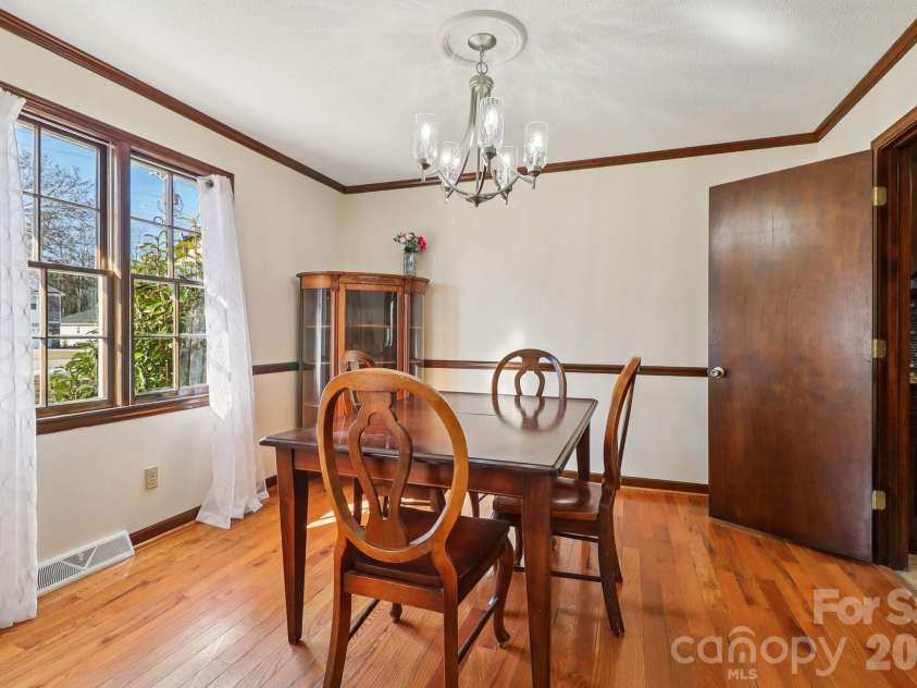 454 Woodberry Drive, Orangeburg, SC 29115.  MLS# CAR4337572, YatesRealty ID 3122. 