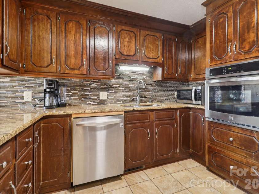 454 Woodberry Drive, Orangeburg, SC 29115.  MLS# CAR4337572, YatesRealty ID 3122. 