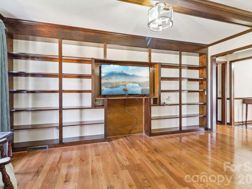 454 Woodberry Drive, Orangeburg, SC 29115.  MLS# CAR4337572, YatesRealty ID 3122. 