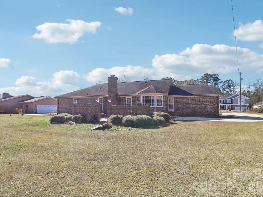 454 Woodberry Drive, Orangeburg, SC 29115.  MLS# CAR4337572, YatesRealty ID 3122. 