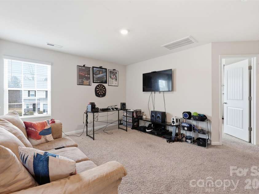 5330 Upton Place, Charlotte, NC 28215.  MLS# CAR4352799, YatesRealty ID 3122. 