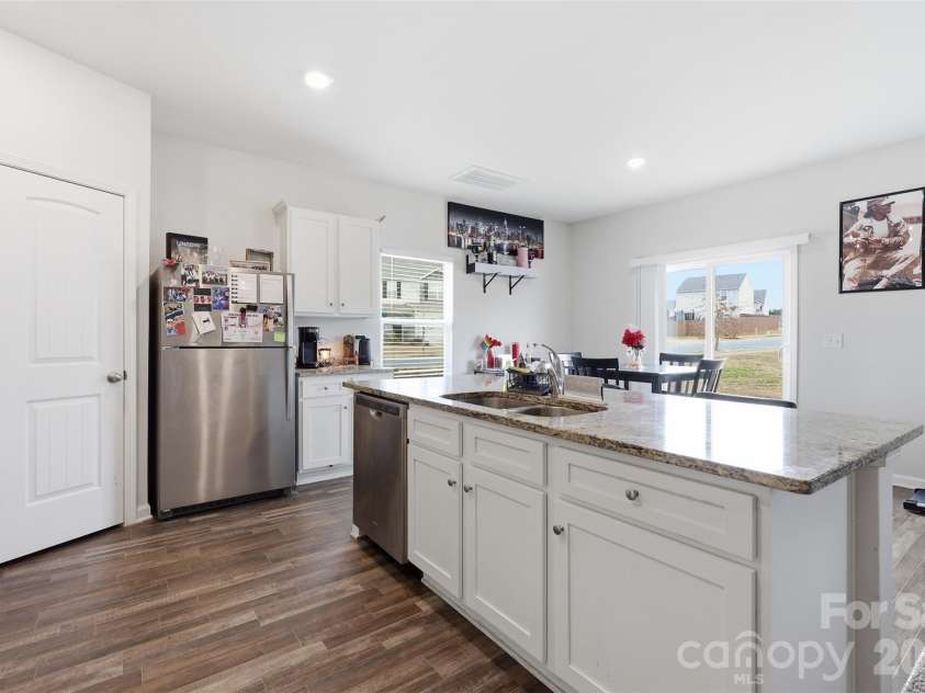 5330 Upton Place, Charlotte, NC 28215.  MLS# CAR4352799, YatesRealty ID 3122. 
