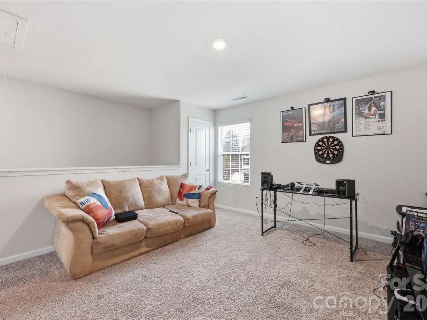 5330 Upton Place, Charlotte, NC 28215.  MLS# CAR4352799, YatesRealty ID 3122. 