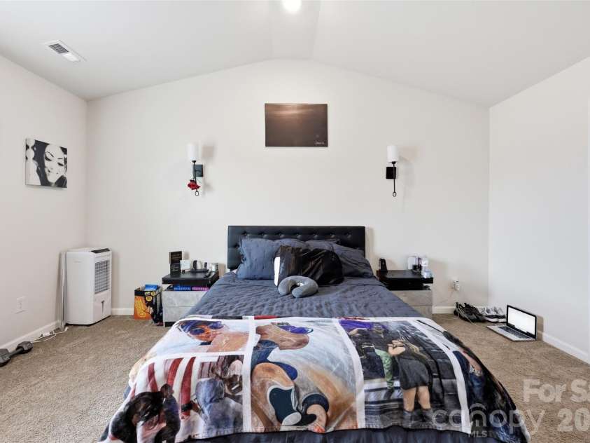 5330 Upton Place, Charlotte, NC 28215.  MLS# CAR4352799, YatesRealty ID 3122. 