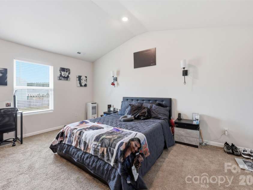 5330 Upton Place, Charlotte, NC 28215.  MLS# CAR4352799, YatesRealty ID 3122. 