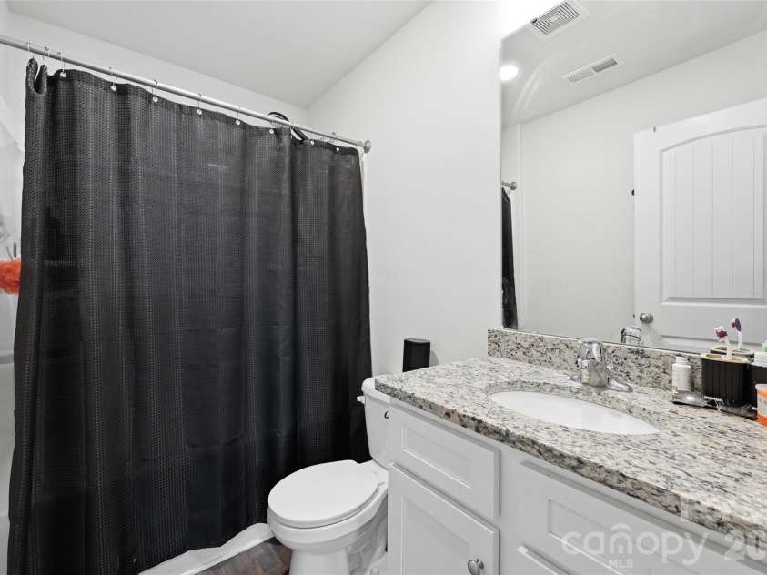 5330 Upton Place, Charlotte, NC 28215.  MLS# CAR4352799, YatesRealty ID 3122. 