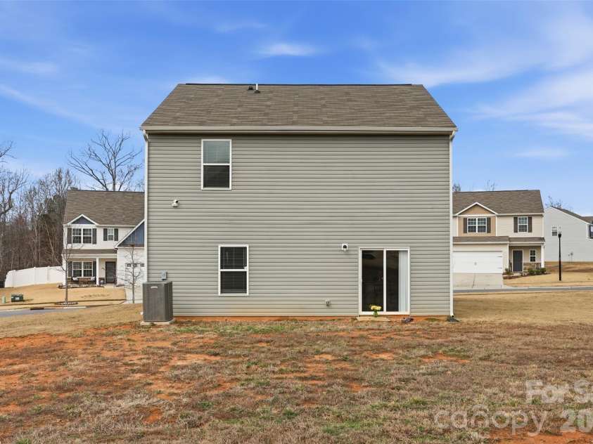 5330 Upton Place, Charlotte, NC 28215.  MLS# CAR4352799, YatesRealty ID 3122. 