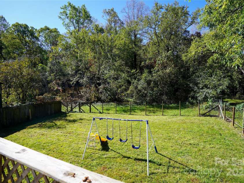 54 Hillside Heights, Brevard, NC 28712.  MLS# CAR4183177, YatesRealty ID 3122. 