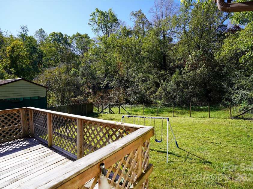54 Hillside Heights, Brevard, NC 28712.  MLS# CAR4183177, YatesRealty ID 3122. 