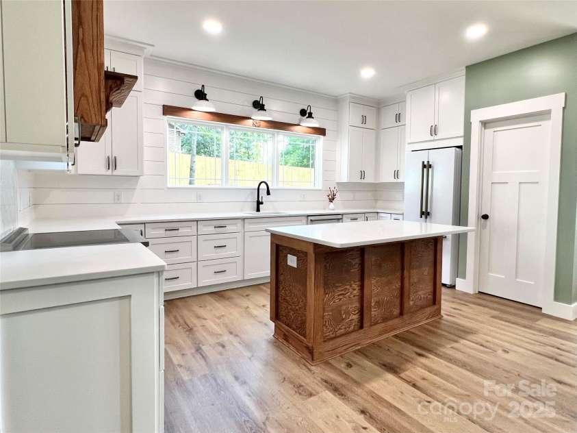 123 Arrowood Lane, Harmony, NC 28634.  MLS# CAR4285616, YatesRealty ID 31220. Custom kitchen