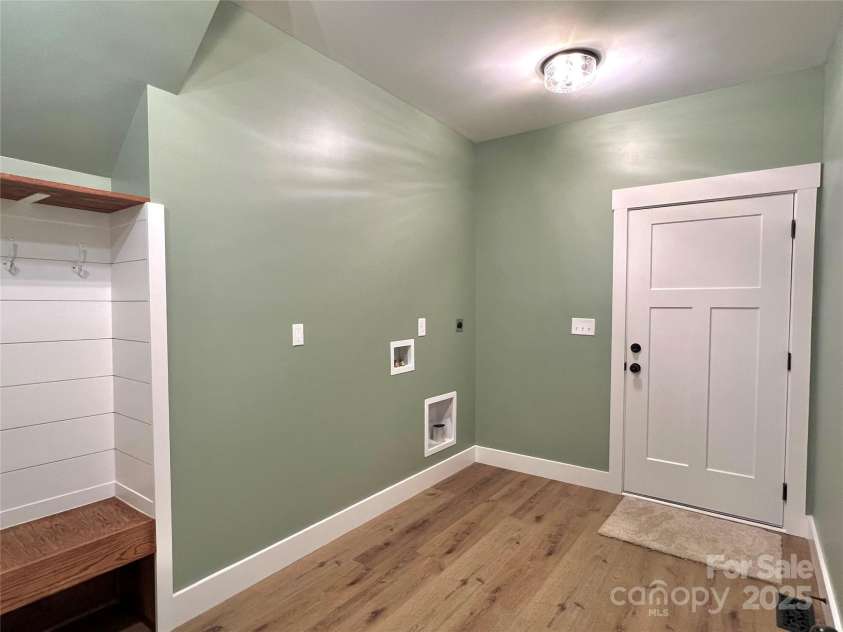 123 Arrowood Lane, Harmony, NC 28634.  MLS# CAR4285616, YatesRealty ID 31220. Laundry/ mud room