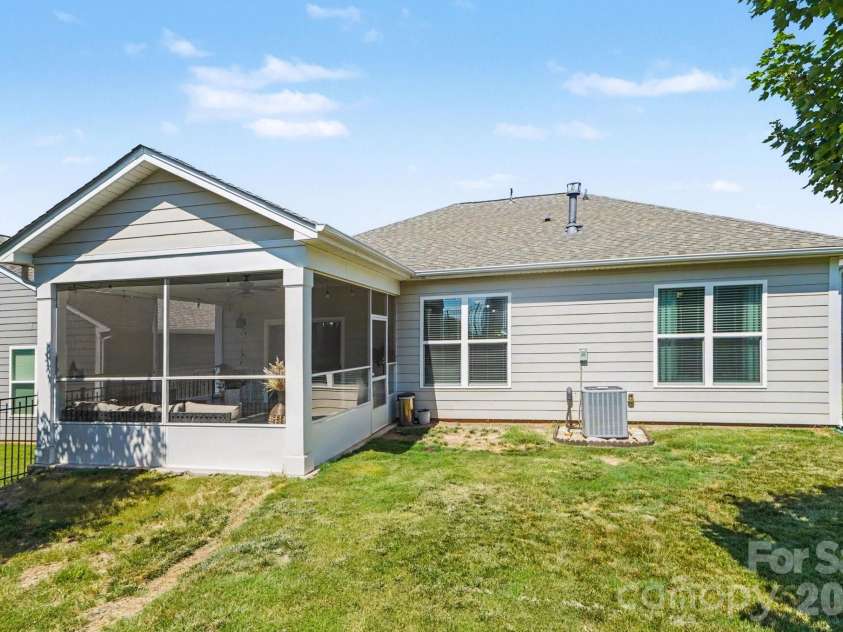 4267 Merrivale Drive, Lancaster, SC 29720.  MLS# CAR4392928, YatesRealty ID 31220. 