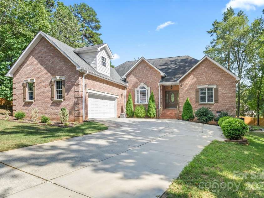 10209 Maple Haven Court, Mint Hill, NC 28227.  MLS# CAR4286280, YatesRealty ID 31221. 