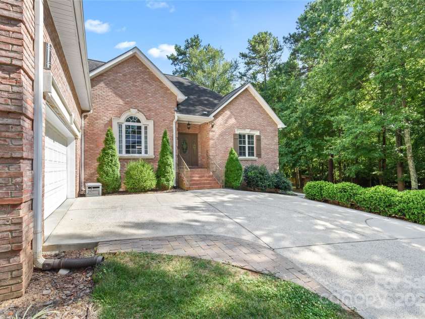 10209 Maple Haven Court, Mint Hill, NC 28227.  MLS# CAR4286280, YatesRealty ID 31221. 