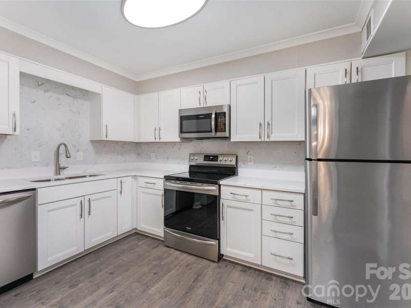 7026 Quail Hill Road, Charlotte, NC 28210.  MLS# CAR4394887, YatesRealty ID 31221. 