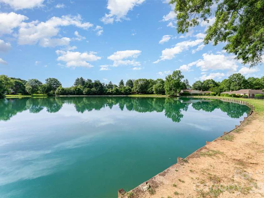7026 Quail Hill Road, Charlotte, NC 28210.  MLS# CAR4394887, YatesRealty ID 31221. Pond