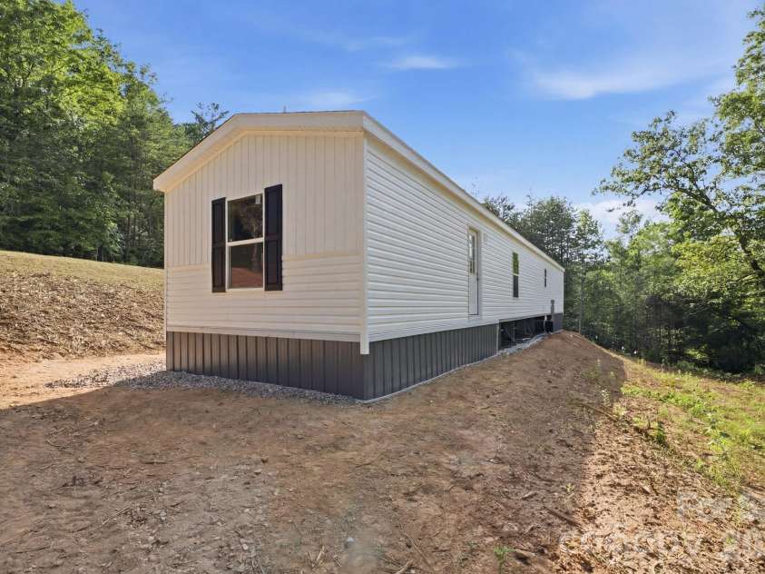 7499 Virginia Ridge, Connelly Springs, NC 28612.  MLS# CAR4393674, YatesRealty ID 31222. 