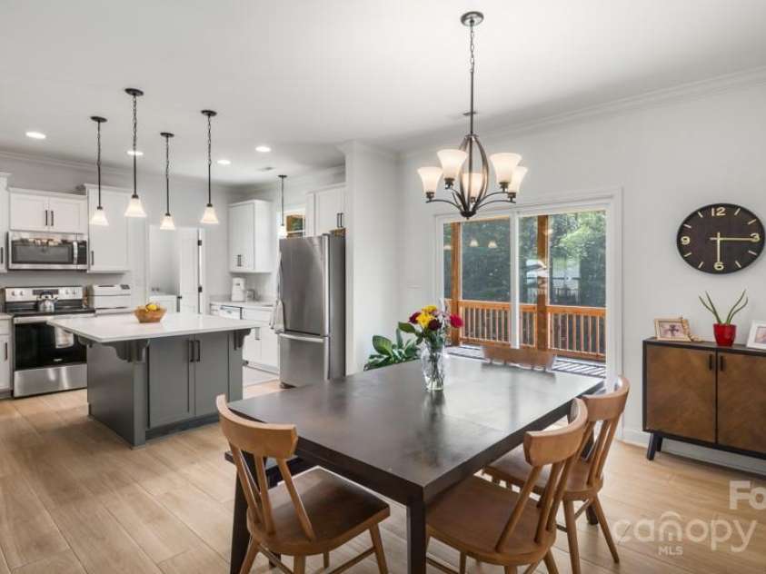 826 Country Lane, Pelham, NC 27311.  MLS# CAR4284309, YatesRealty ID 31222. 