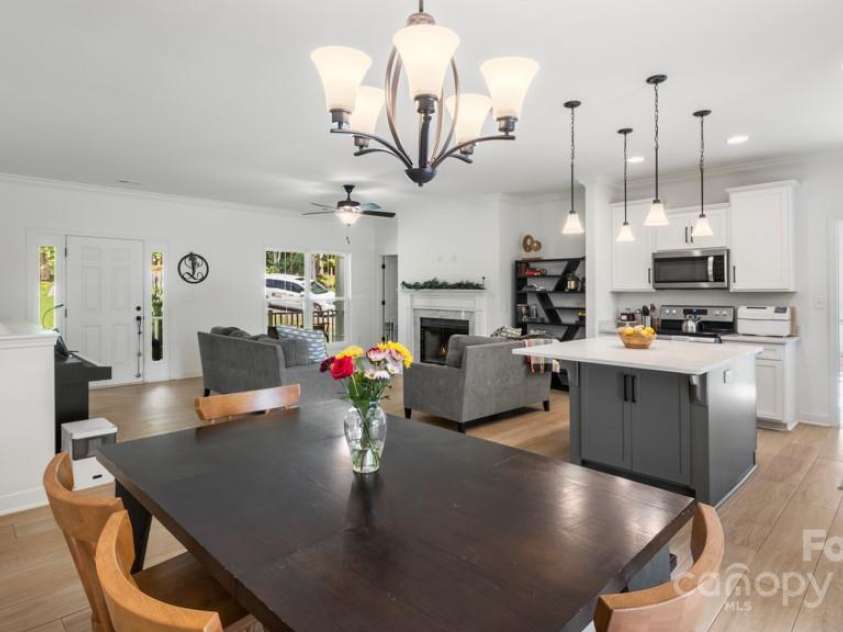 826 Country Lane, Pelham, NC 27311.  MLS# CAR4284309, YatesRealty ID 31222. 