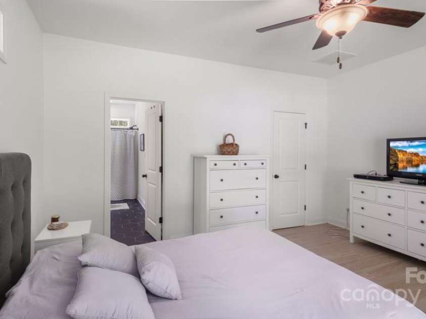 826 Country Lane, Pelham, NC 27311.  MLS# CAR4284309, YatesRealty ID 31222. 