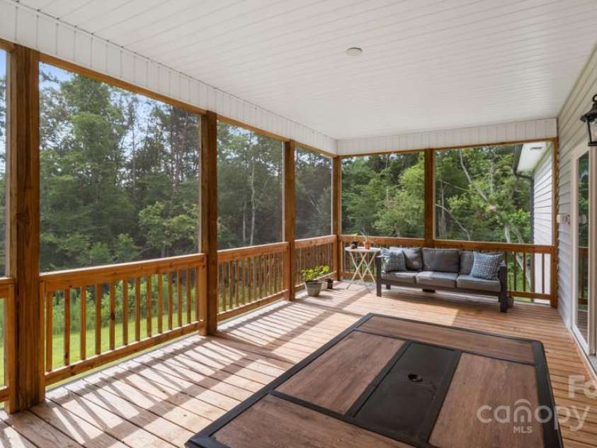 826 Country Lane, Pelham, NC 27311.  MLS# CAR4284309, YatesRealty ID 31222. 