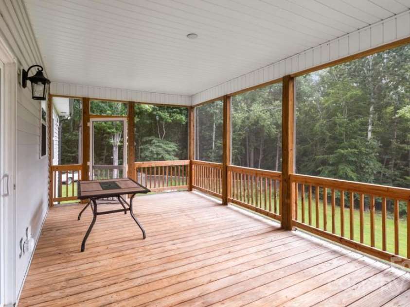 826 Country Lane, Pelham, NC 27311.  MLS# CAR4284309, YatesRealty ID 31222. 