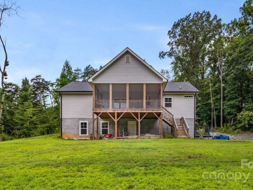 826 Country Lane, Pelham, NC 27311.  MLS# CAR4284309, YatesRealty ID 31222. 
