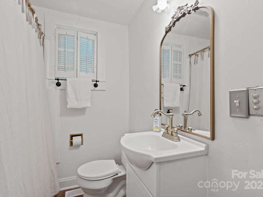 3178 US 176 Highway, Tryon, NC 28782.  MLS# CAR4287486, YatesRealty ID 31223. 
