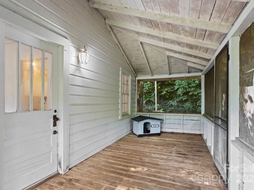 3178 US 176 Highway, Tryon, NC 28782.  MLS# CAR4287486, YatesRealty ID 31223. 