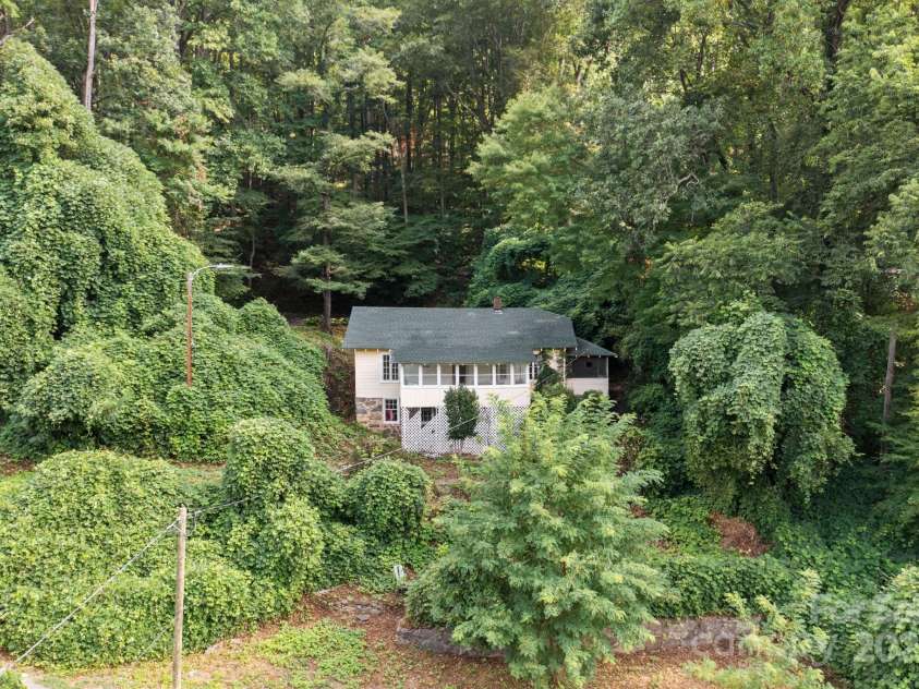 3178 US 176 Highway, Tryon, NC 28782.  MLS# CAR4287486, YatesRealty ID 31223. 