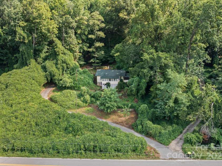 3178 US 176 Highway, Tryon, NC 28782.  MLS# CAR4287486, YatesRealty ID 31223. 