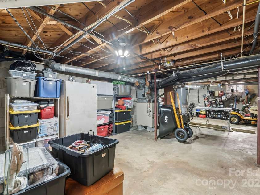 258 Broad Street, Marion, NC 28752.  MLS# CAR4287341, YatesRealty ID 31224. 