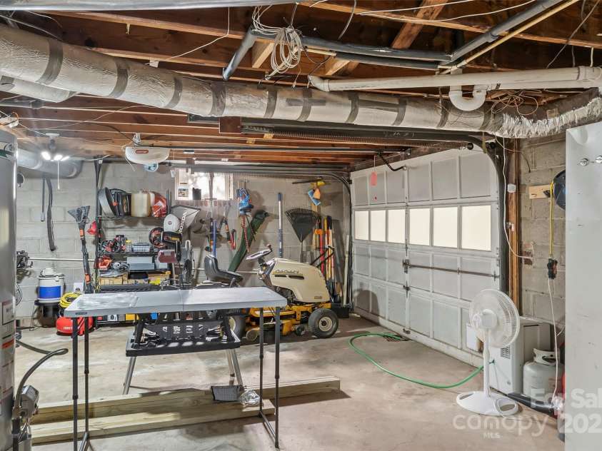 258 Broad Street, Marion, NC 28752.  MLS# CAR4287341, YatesRealty ID 31224. 