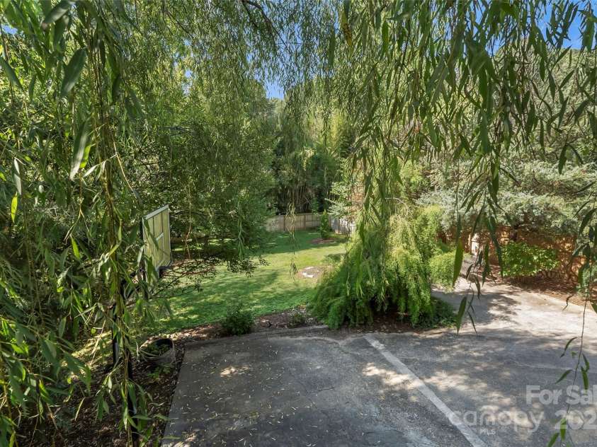 258 Broad Street, Marion, NC 28752.  MLS# CAR4287341, YatesRealty ID 31224. 