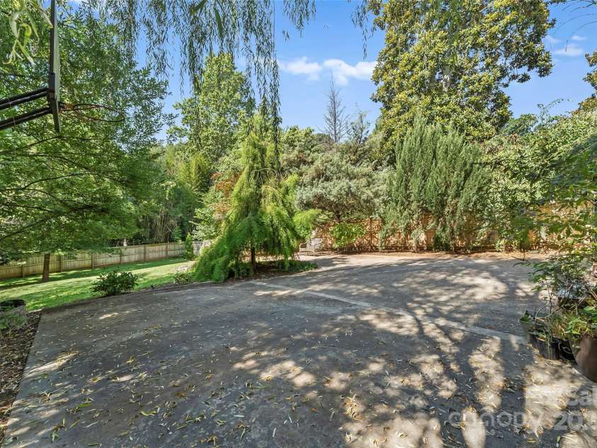 258 Broad Street, Marion, NC 28752.  MLS# CAR4287341, YatesRealty ID 31224. 