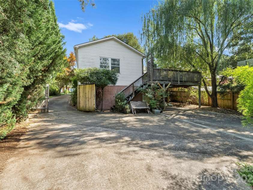 258 Broad Street, Marion, NC 28752.  MLS# CAR4287341, YatesRealty ID 31224. 