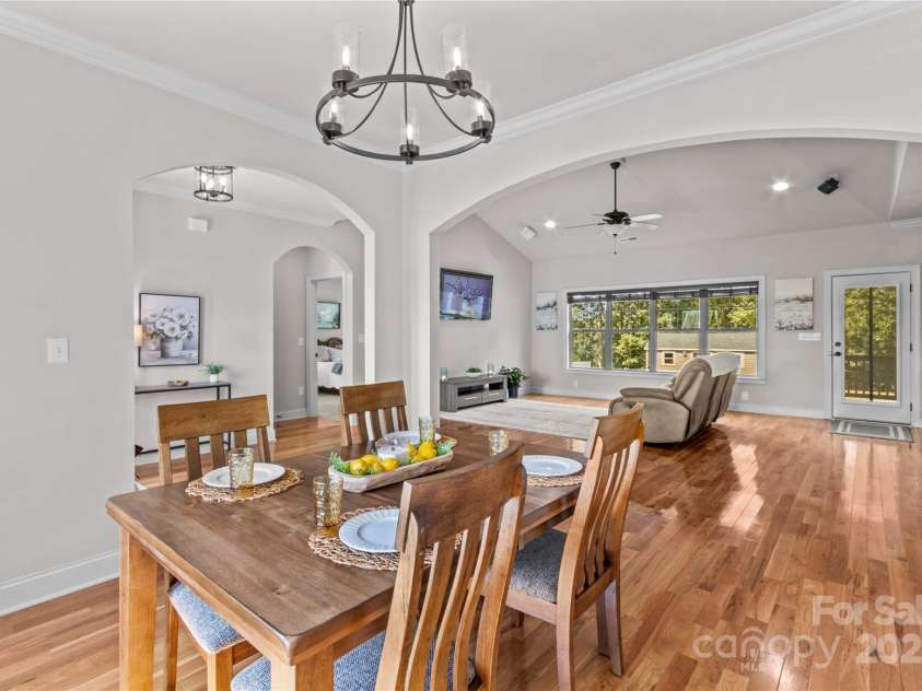 155 Greythorn Drive, Statesville, NC 28625.  MLS# CAR4282537, YatesRealty ID 31225. 