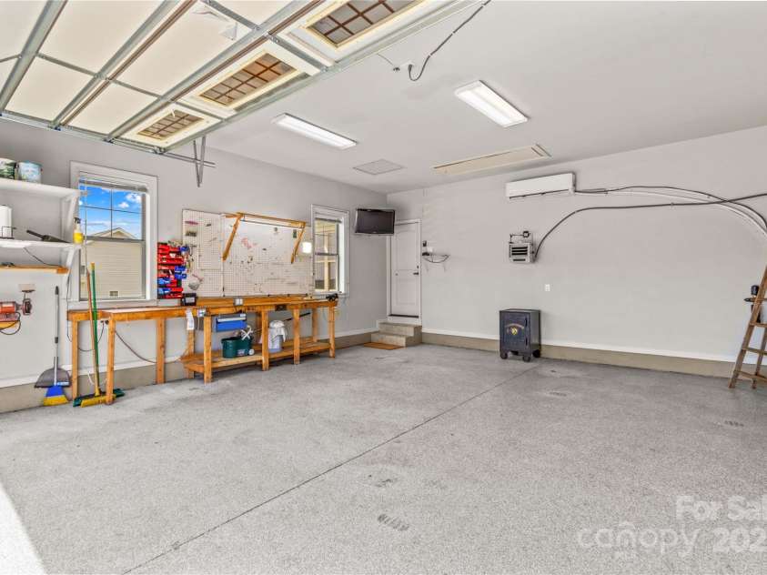 155 Greythorn Drive, Statesville, NC 28625.  MLS# CAR4282537, YatesRealty ID 31225. 