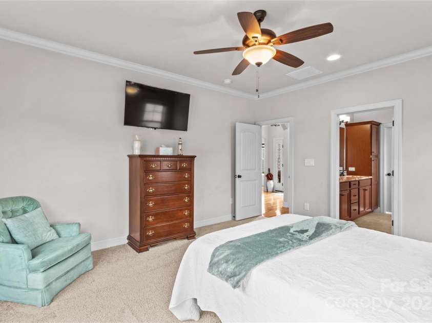 155 Greythorn Drive, Statesville, NC 28625.  MLS# CAR4282537, YatesRealty ID 31225. 