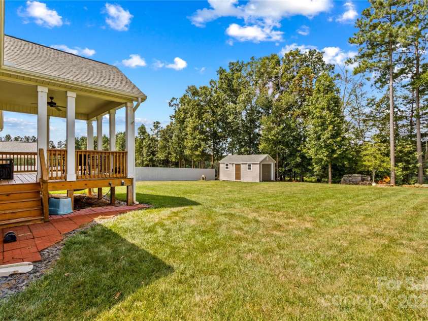 155 Greythorn Drive, Statesville, NC 28625.  MLS# CAR4282537, YatesRealty ID 31225. 