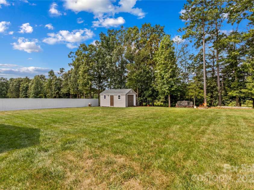 155 Greythorn Drive, Statesville, NC 28625.  MLS# CAR4282537, YatesRealty ID 31225. 